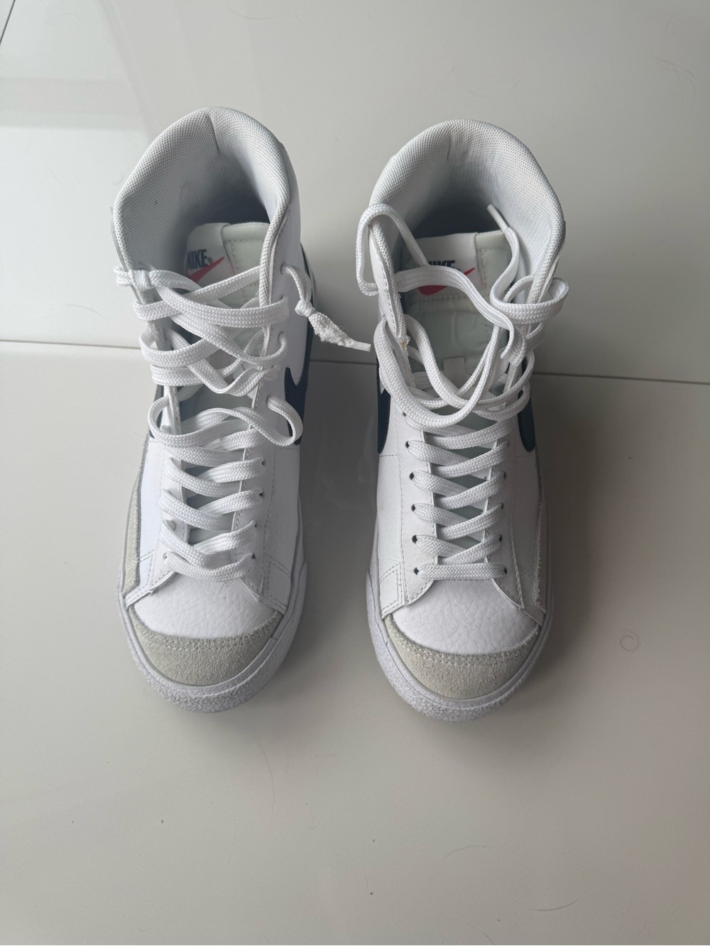 Nike Blazer White Shoe Tag with Black Logo and Texto